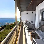 In With Sea & Mountain Views شقة