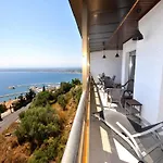 شقة In With Sea & Mountain Views