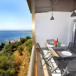 In With Sea & Mountain Views